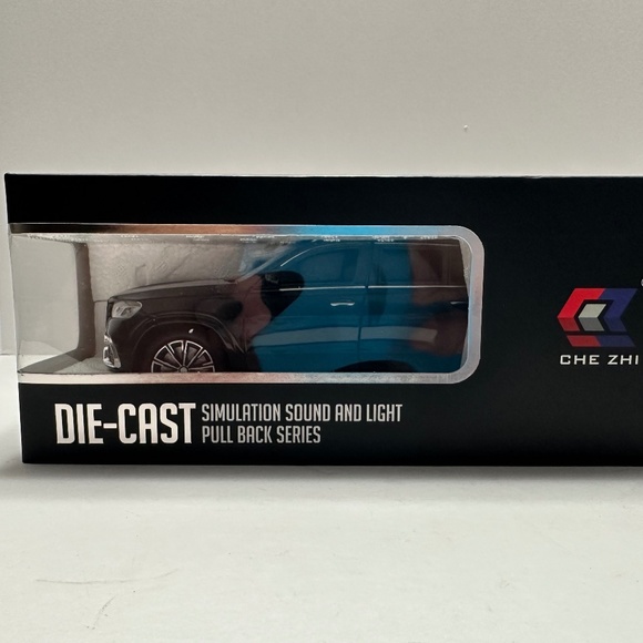 1:24 Mercedes-Benz GLS63 AMG DIECAST with led headlight and taillight Black - Picture 8 of 8